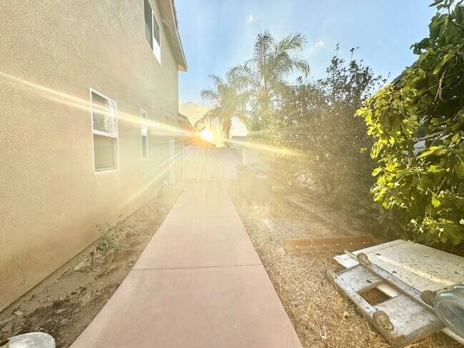 Building Photo - 2871 Pinta Ct