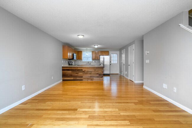 Building Photo - 3 Periwinkle Ln