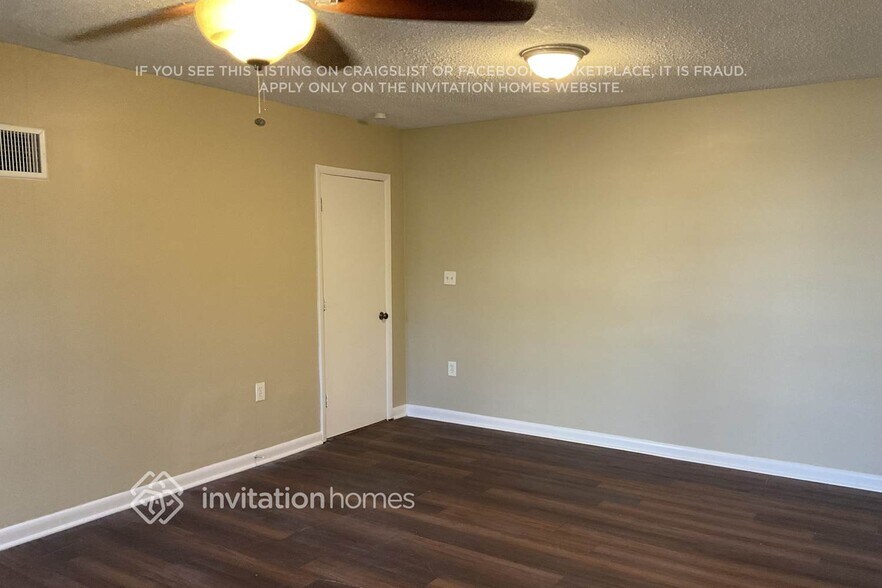 Building Photo - 8954 SW 52nd Pl