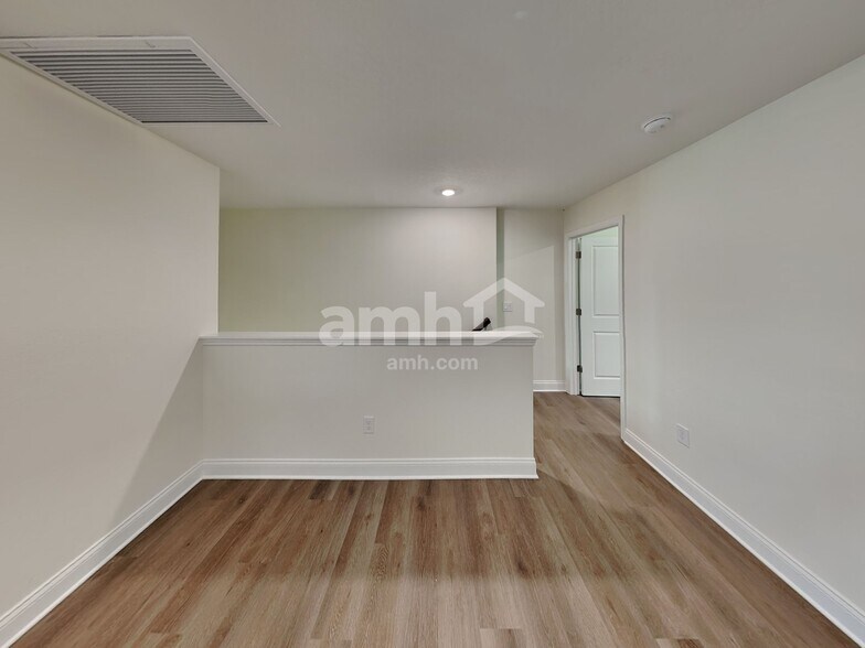 Building Photo - 2704 Sunrise Lndg Lp