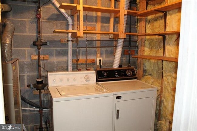 Building Photo - 1086 Travis Ln