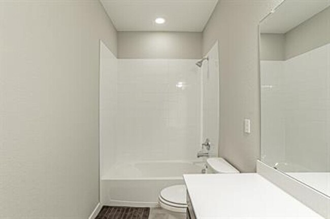 Building Photo - Modern 3 Bed/ 2.5 Bath Townhome in Sterling Ranch