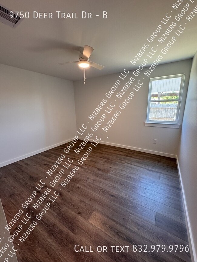 Building Photo - 9750 Deer Trail Dr