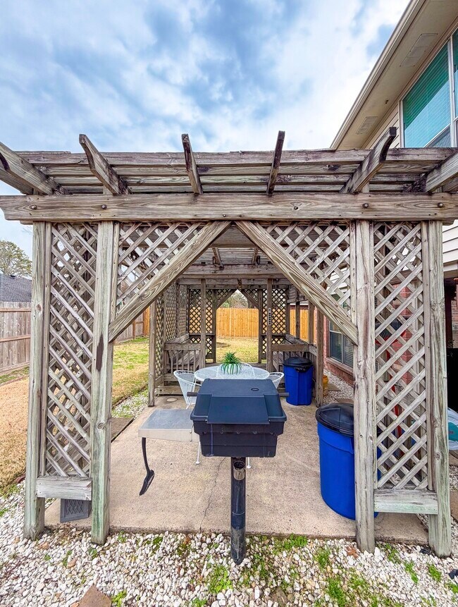 Building Photo - 13422 Blackbird Dr