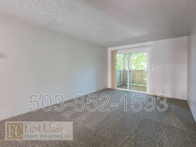 Building Photo - 3618 SW Beaverton Hillsdale Hwy