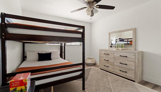 Building Photo - 11264 N 128th Pl