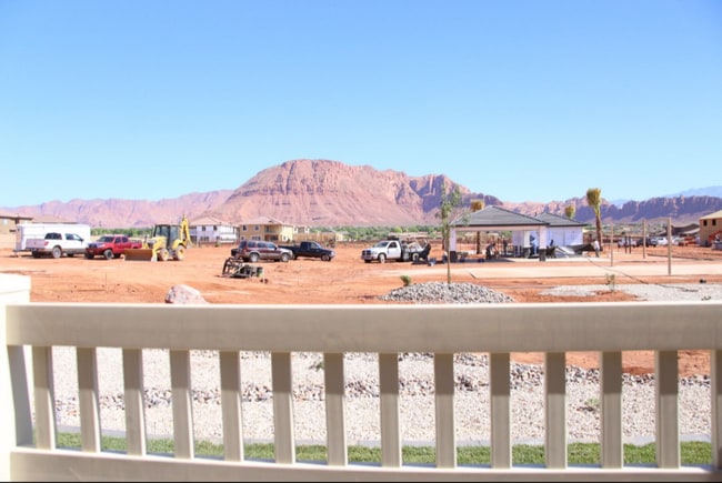 Building Photo - Blackhawk Townhome! End Unit!!