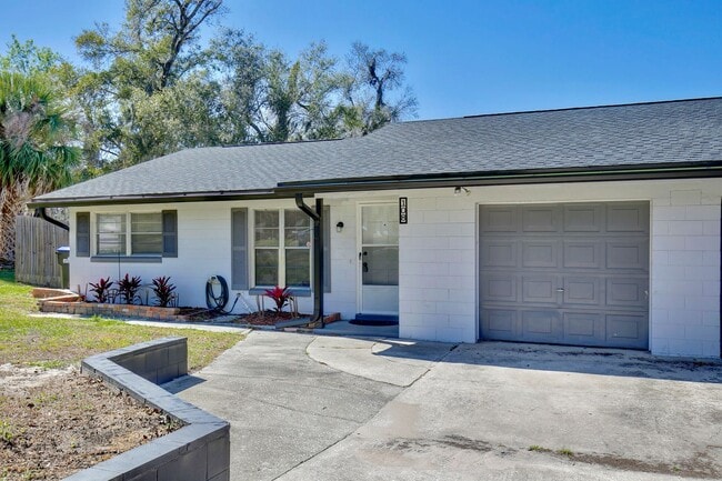 Building Photo - Scenic 2 bedrooms, 1 Bath Retreat in Apopka– Move-In Ready Rental