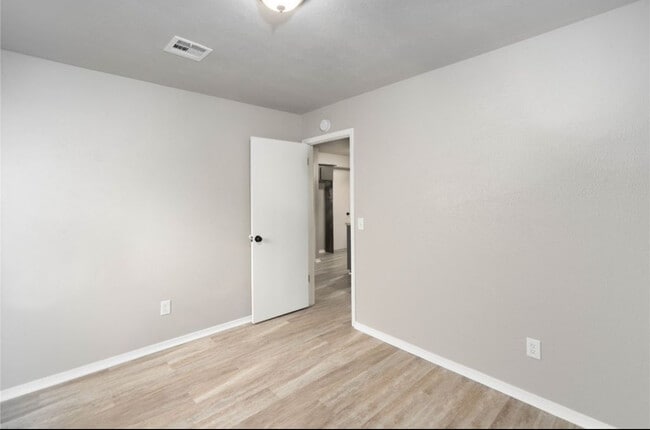 Building Photo - 206 Barrett Pl