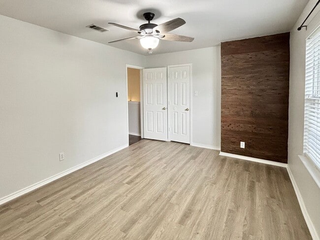 Building Photo - Beautiful 4 Bedroom Home in Gated Community!