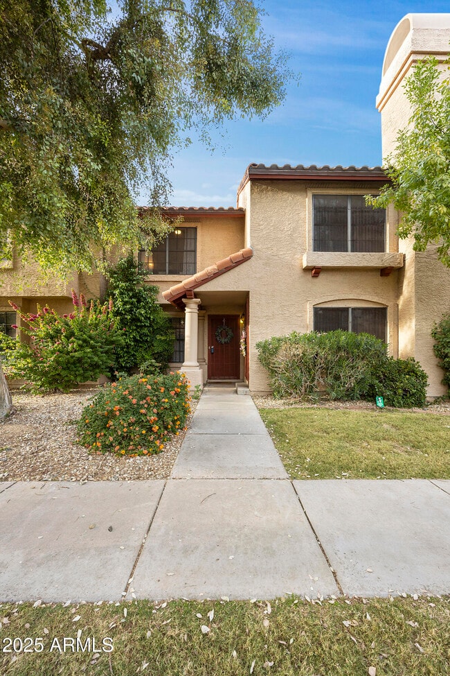 Building Photo - 4901 E Kelton Ln