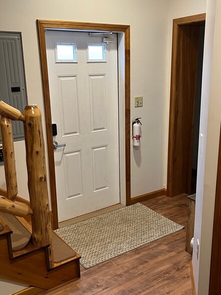 Building Photo - 456 Main St