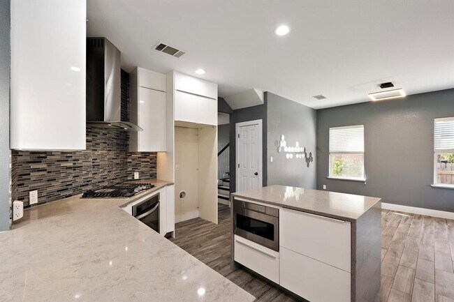 Building Photo - 11416 Flushwing Dr