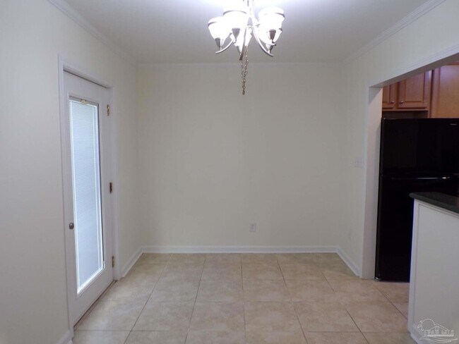 Building Photo - 710 Scenic Hwy