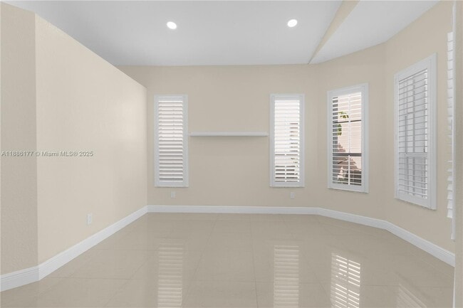 Building Photo - 4108 NE 22nd St