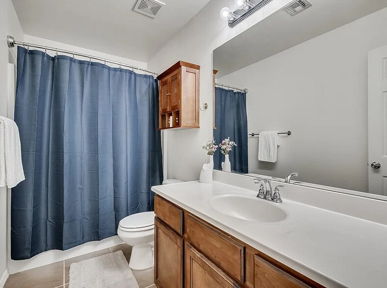 Building Photo - 2221 NW 199th St