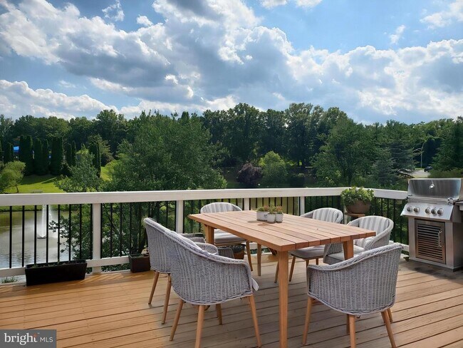 Building Photo - 14920 Forest Landing Cir