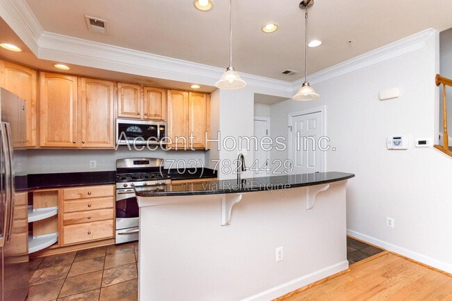 Building Photo - 5675 Harrington Falls Ln