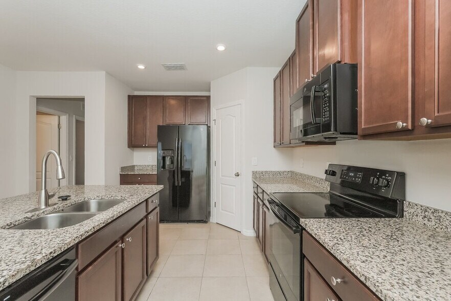 Building Photo - 10423 Hawks Landing Dr