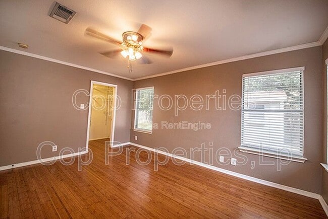 Building Photo - 7127 Still Hollow Dr