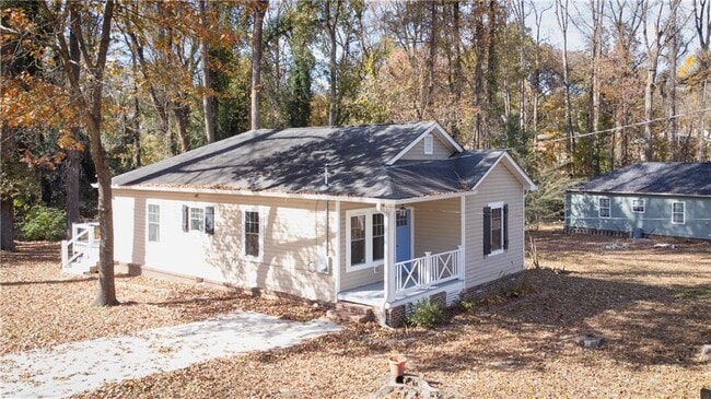 Building Photo - 183 Burbank Dr SW