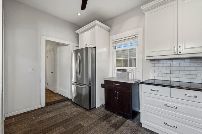 Building Photo - 37 W 34th St.