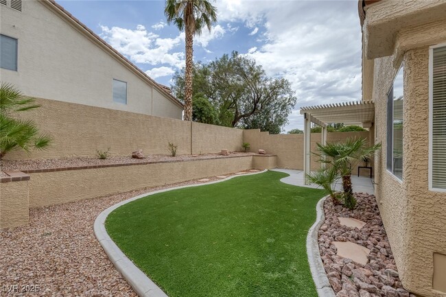 Building Photo - 8249 Peaceful Canyon Dr