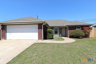 Building Photo - 2713 Fieldstone Dr