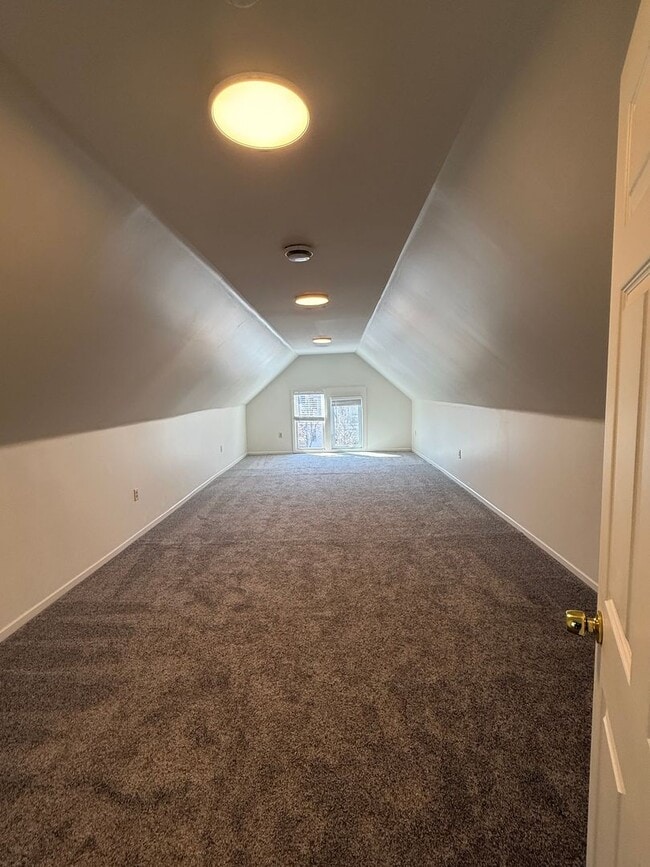 Building Photo - 3145 Pleasant Ave