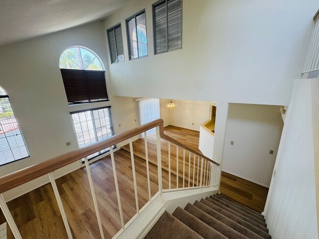 Building Photo - Palm Colony End Unit | Resort Living Included!