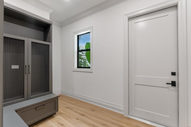 Building Photo - 14699 Black Bear Rd