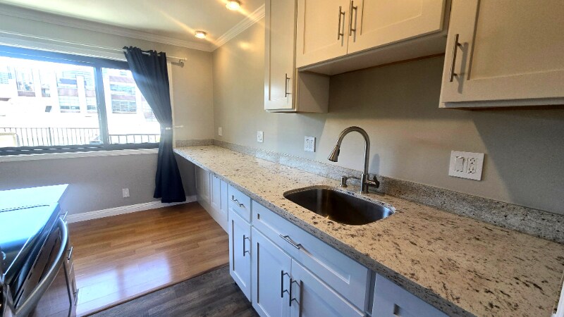 Building Photo - 140 Montecito Ave
