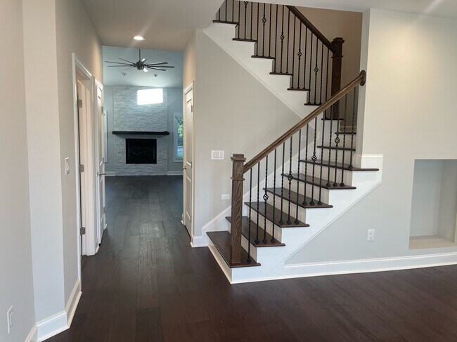 Building Photo - 1241 Whispering Springs Ct