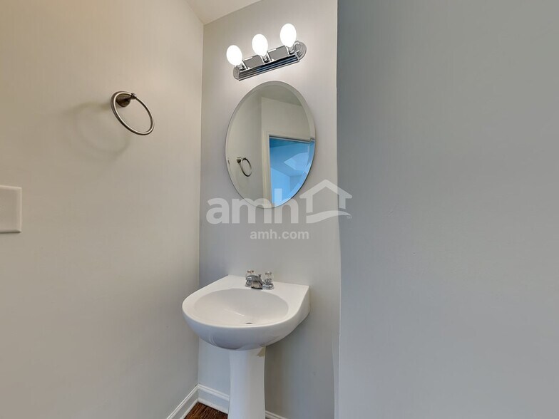Building Photo - 16511 Falconry Way