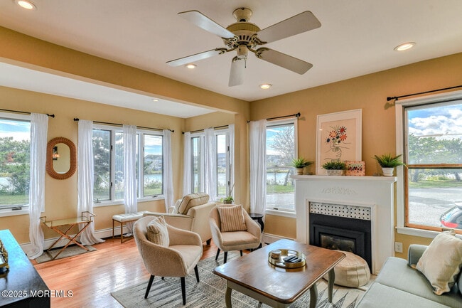 Building Photo - 113 Central Ave