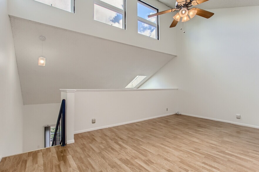 Building Photo - 4690 SW Comus Plz