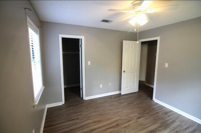 Building Photo - 175 Fern Ridge Rd