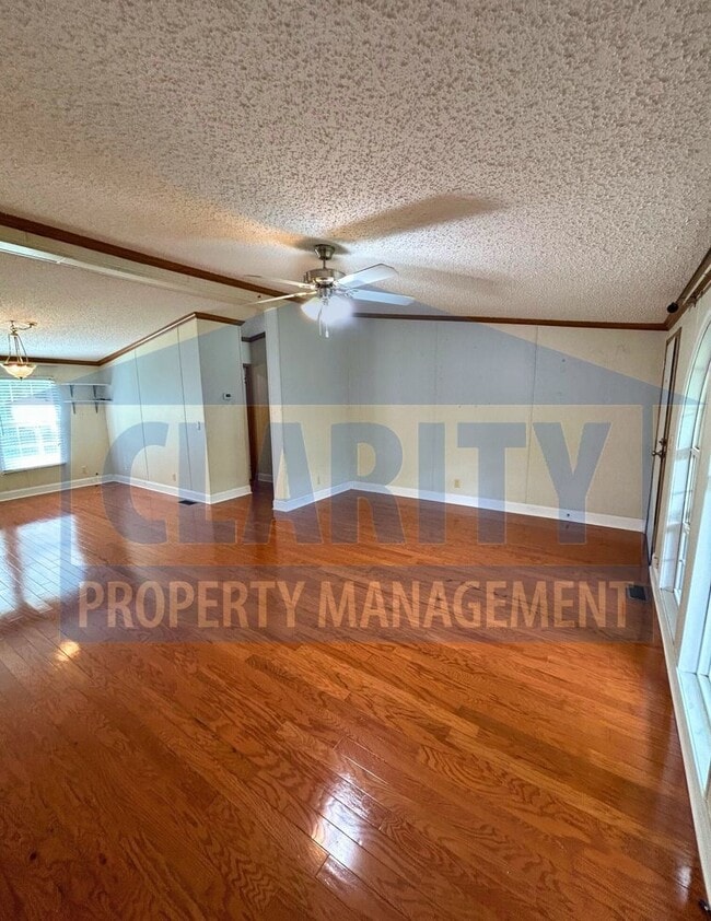 Building Photo - Three bedroom, single level home in Old Fo...