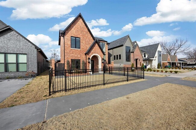 Building Photo - 1129 NW 42nd St