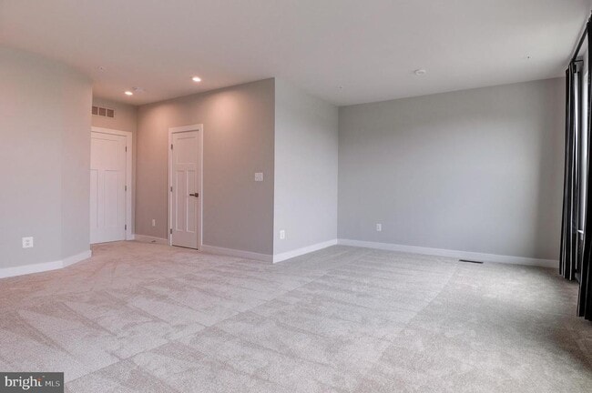 Building Photo - 24276 Thurso Sq