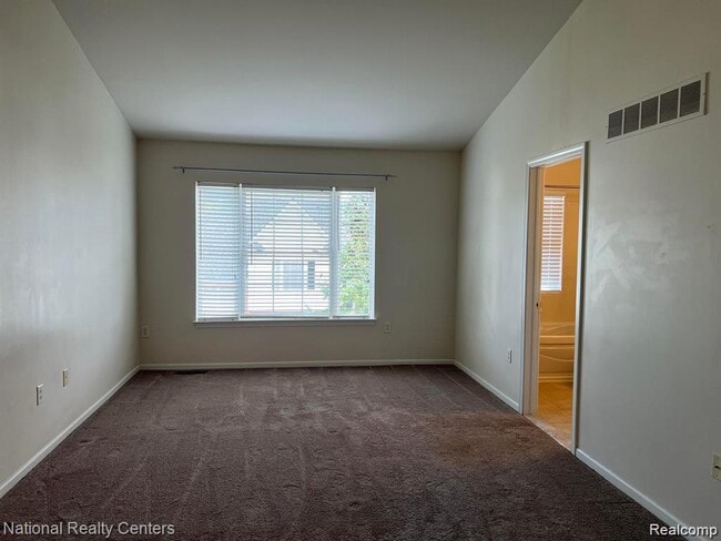 Building Photo - 41827 Yeats Dr