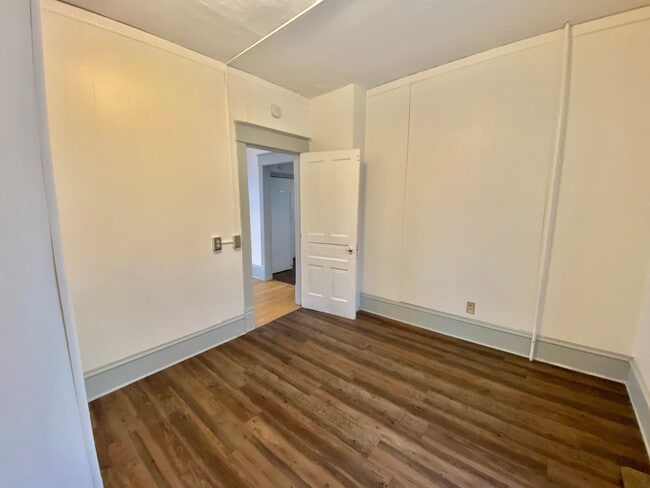 Building Photo - 4 Bedroom near Downtown Fargo!