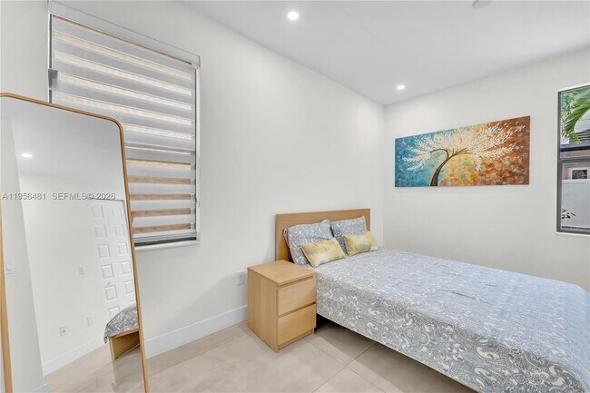 Building Photo - 10250 NW 76th Terrace