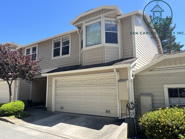 Building Photo - Two Bed Pacific Grove Condo in Gated Commu...