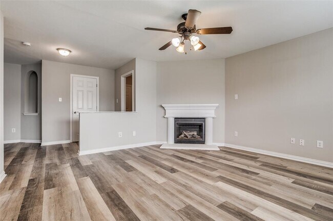 Building Photo - 2925 Inks Lake Dr