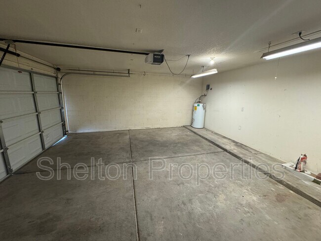 Building Photo - 7328 W Cherry Hills Dr