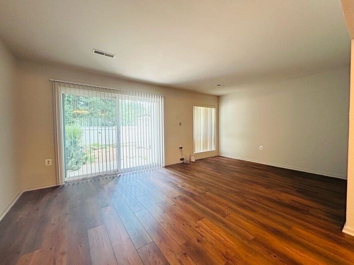 Building Photo - 15279 Lodge Terrace