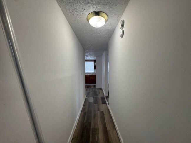 Building Photo - 413 Sandlewood Rd