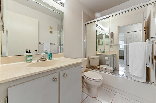 Building Photo - 15144 Ashland St