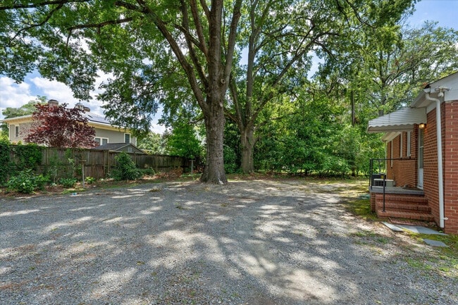 Building Photo - 1001 Watts St